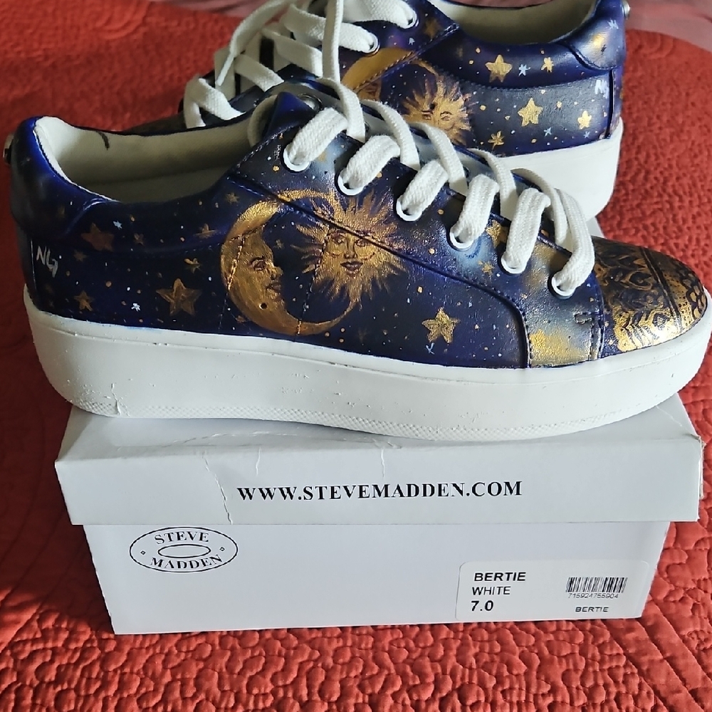 Steve Madden Navy and Gold Moon Sneakers
